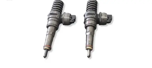Volkswagen PASSAT B6 Fuel injector 038130073BK