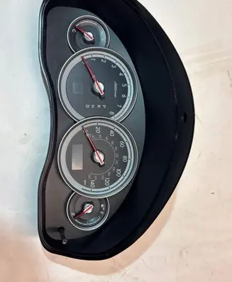 Subaru Legacy Speedometer (instrument cluster) FS0257