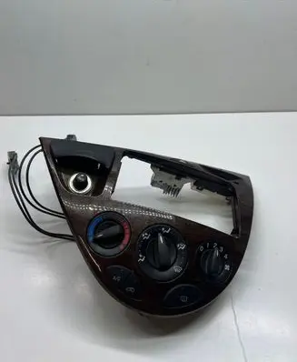 Ford Focus Climate control unit 98AB18C419