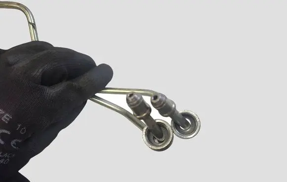 Volvo V60 Fuel injector supply line/pipe