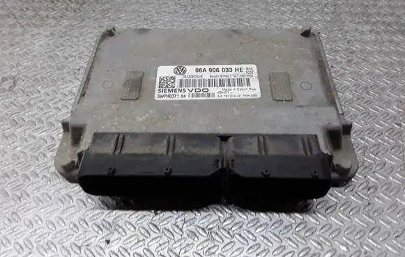 Seat Altea Engine control unit/module 06A906033HE 5WP40371