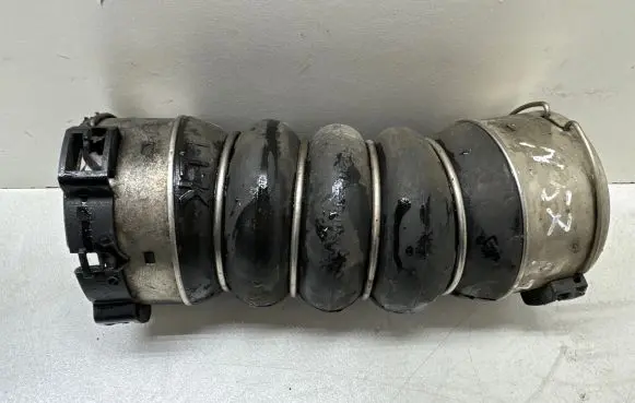 BMW 5 F10 F11 Intercooler hose/pipe 8513451 112794