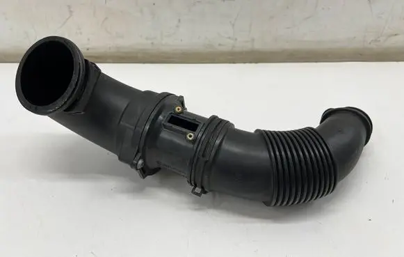 Porsche Macan (95B) Air intake duct part 95B129609