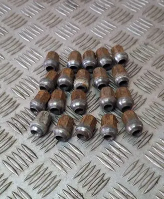 Toyota Avensis T250 Nuts/bolts 