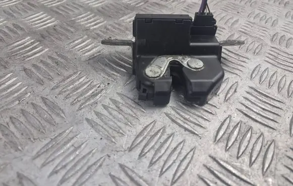 Fiat Bravo Tailgate/trunk/boot lock/catch/latch 55701971