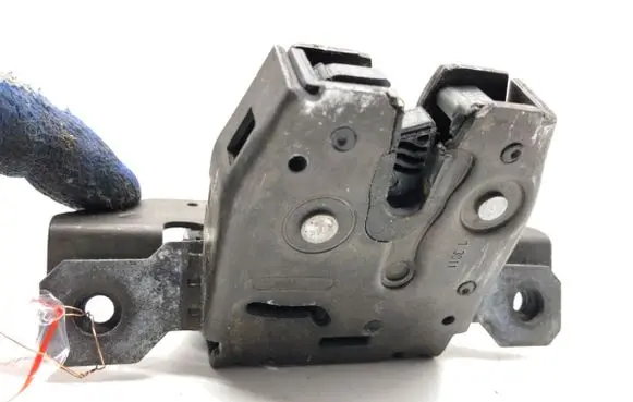 Opel Astra J Tailgate exterior lock 13581023