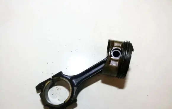 Volvo S40, V40 Piston with connecting rod