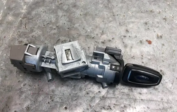 Ford Mondeo MK IV Ignition lock 6E5T15607CABILI 6E5T15607CA AM5A22053CE