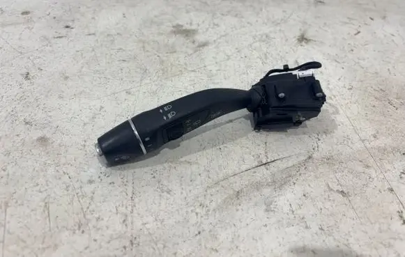 Mercedes-Benz B W246 W242 Wiper control stalk 1002547905