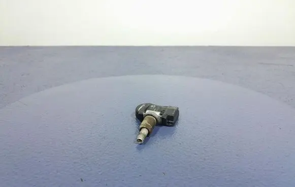 Mazda CX-7 Tire pressure sensor BBP3-37-140B