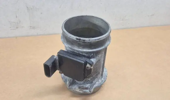 Audi A6 S6 C5 4B Mass air flow meter 059906461G AFH7025F