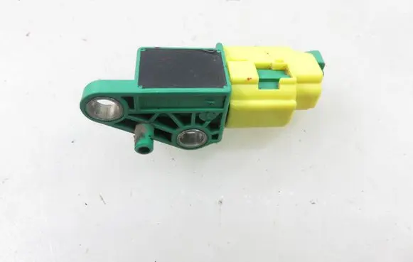 Volkswagen Golf V Airbag deployment crash/impact sensor 1K0909606D 5WK43273