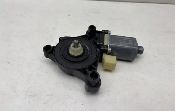 Skoda Octavia Mk3 (5E) Front door window regulator motor 5Q0959801B