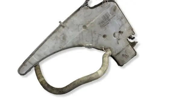 BMW 1 E81 E87 Windshield washer fluid reservoir/tank 7124231 7068998 7117842