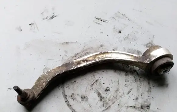 Volkswagen PASSAT B5.5 Front lower control arm/wishbone