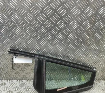BMW X6 G06 Rear vent window glass 7437795