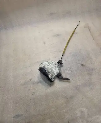 Audi A6 S6 C6 4F Rear door lock 4F0839016