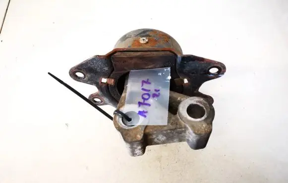 Opel Tigra B Engine mount bracket 13109200