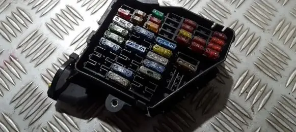 Volkswagen PASSAT B5 Fuse box set