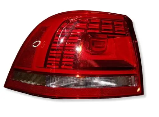 Volkswagen Touareg II Rear/tail lights 7P6945207