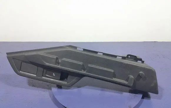 Skoda Octavia 985 Other sill/pillar trim element 5E6867761