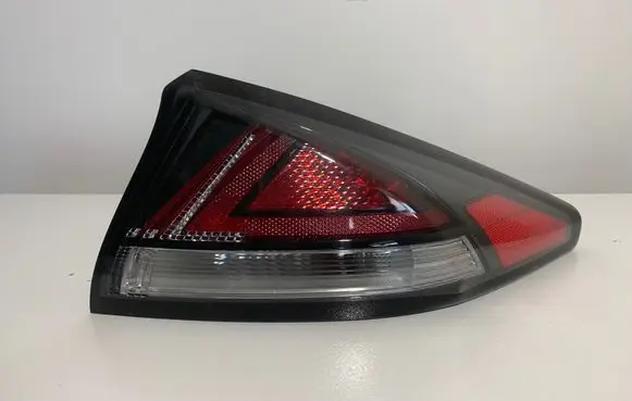 Hyundai Ioniq Rear/tail lights 92402G2200 J05B 1912138