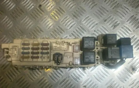 Toyota Corolla E100 Fuse box set 8264112010 0689000760