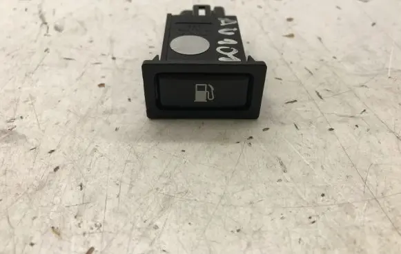 Toyota Avensis T250 Fuel tank opening switch 8484105010 156795