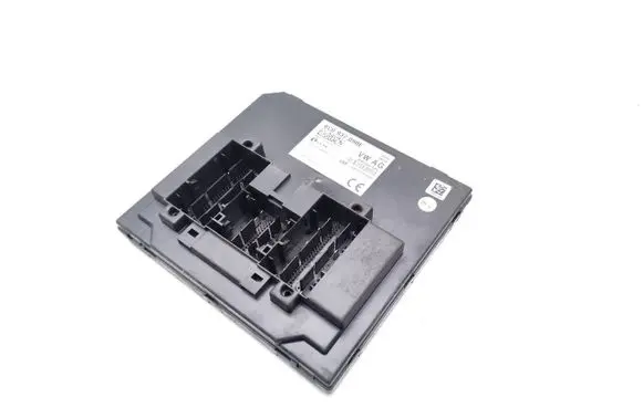 Skoda Fabia Mk3 (NJ) Central body control module 6C0937090E