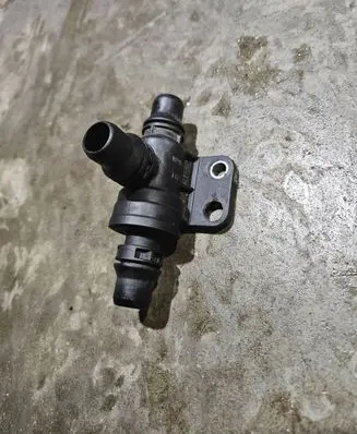 BMW X5 F15 Engine coolant pipe/hose 7646665