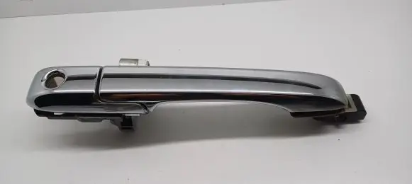 Honda CR-V Front door exterior handle