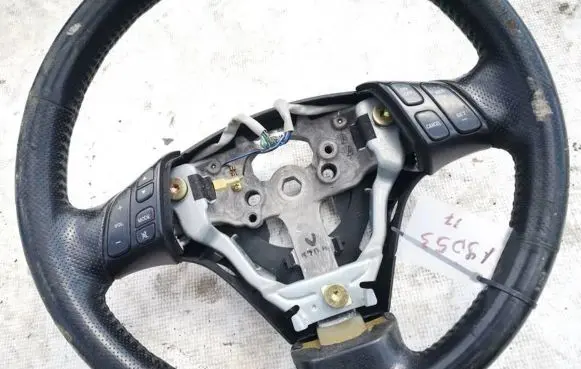 Steering wheel buttons/switches