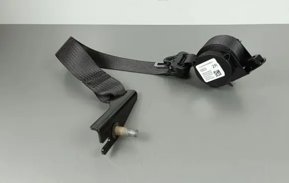 Jeep Grand Cherokee WL Rear seatbelt P6KM64TX7AA