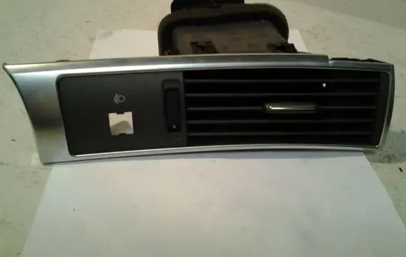 Audi A6 S6 C6 4F Dashboard side air vent grill/cover trim 4F2820902C