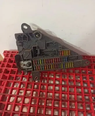 BMW 6 E63 E64 Fuse module 6906619