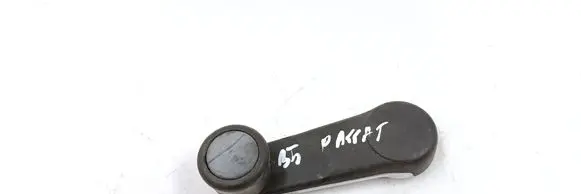 Volkswagen PASSAT B5 Rear door window winding handle 