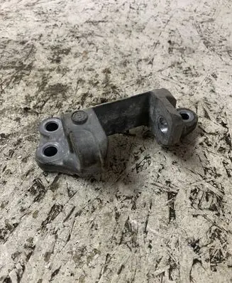 Infiniti QX60 L50 Engine mounting bracket