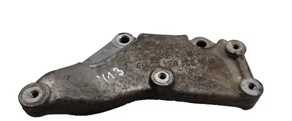 Mercedes-Benz E W212 Engine mounting bracket A6510940039