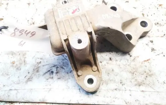Chevrolet Cruze Engine mount bracket 13248552