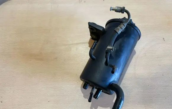 BMW 8 E31 Power steering fluid tank/reservoir 