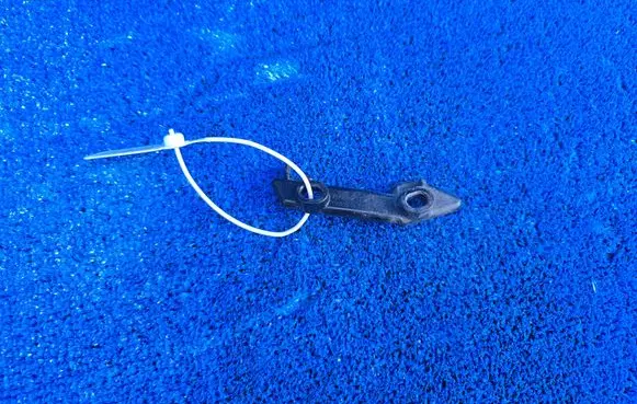 BMW 1 F20 F21 Front bumper mounting bracket 7272556