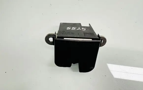Volkswagen Touran II Tailgate/trunk/boot lock/catch/latch 1T0827505F