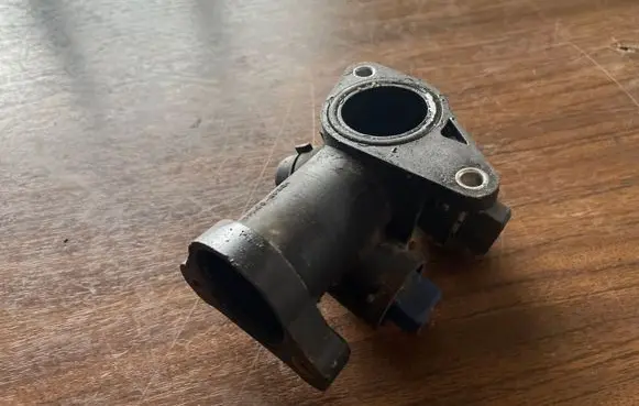 Audi A4 S4 B5 8D Engine coolant pipe/hose