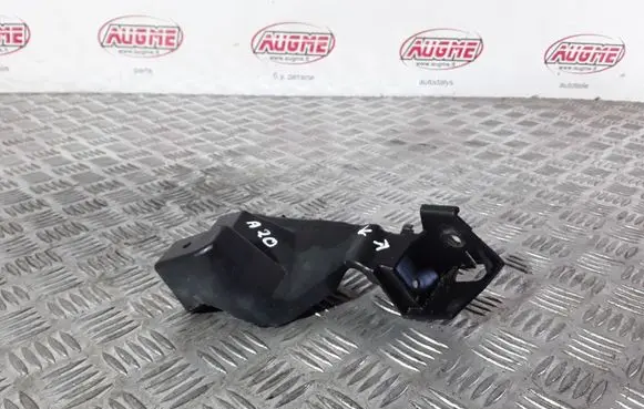 Audi Q5 SQ5 Fender mounting bracket 8R0807284