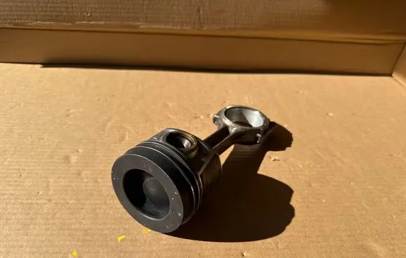 Volkswagen Transporter - Caravelle T6 Piston with connecting rod 