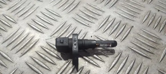 Volkswagen PASSAT B5 Intake air temperature sensor 058905379