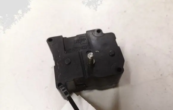 Audi A8 S8 D2 4D Air flap motor/actuator 4D0820511A 0637005001