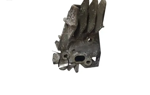 Nissan Qashqai Engine mounting bracket 8200771226