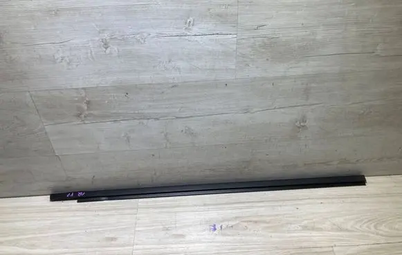 Renault Arkana Front door glass trim molding 20211008