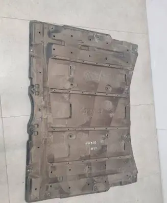 Nissan Leaf I (ZE0) Center/middle under tray cover 748N23NA0A